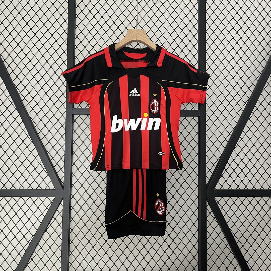 kids AC Milan 06/07 home size: 16-28