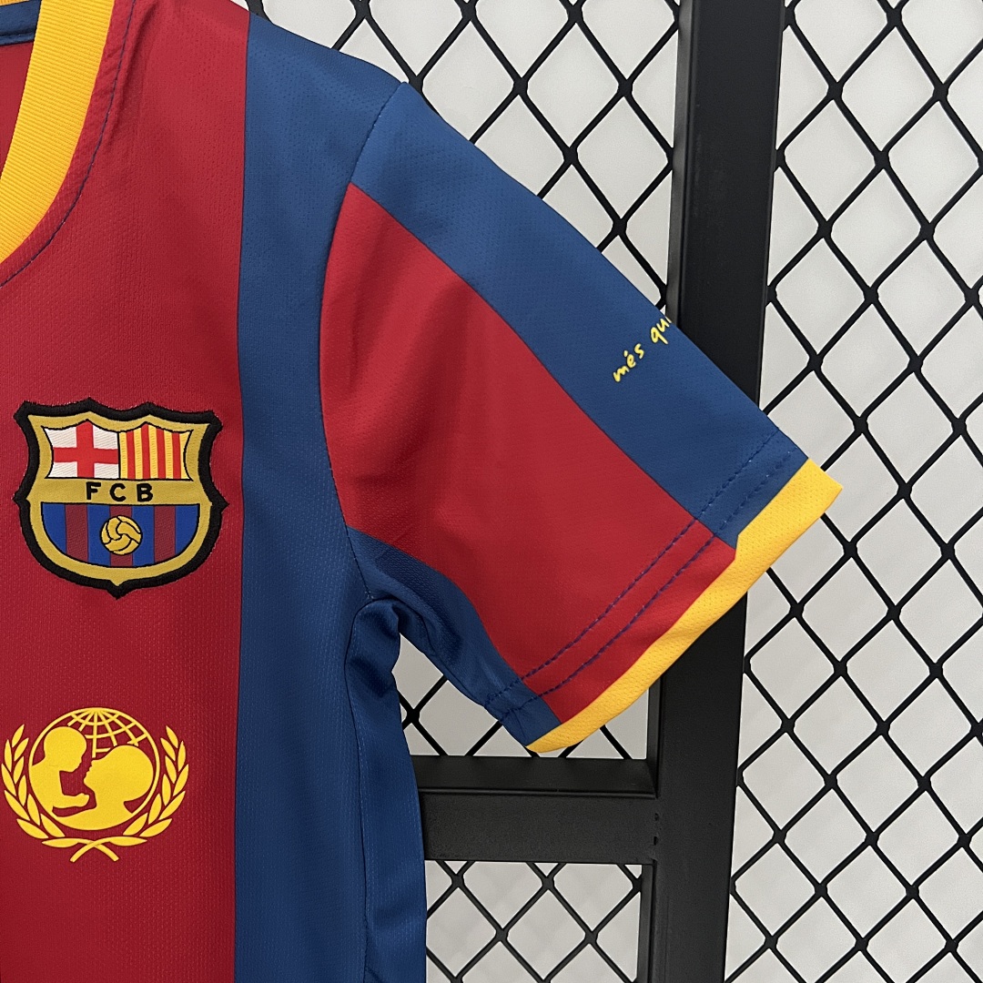 kids Barcelona 10/11 home size: 16-28 3