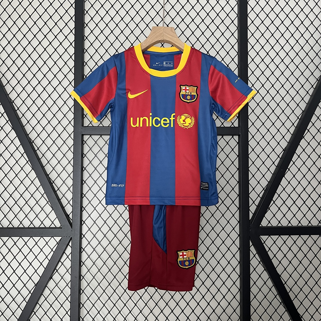 kids Barcelona 10/11 home size: 16-28 5