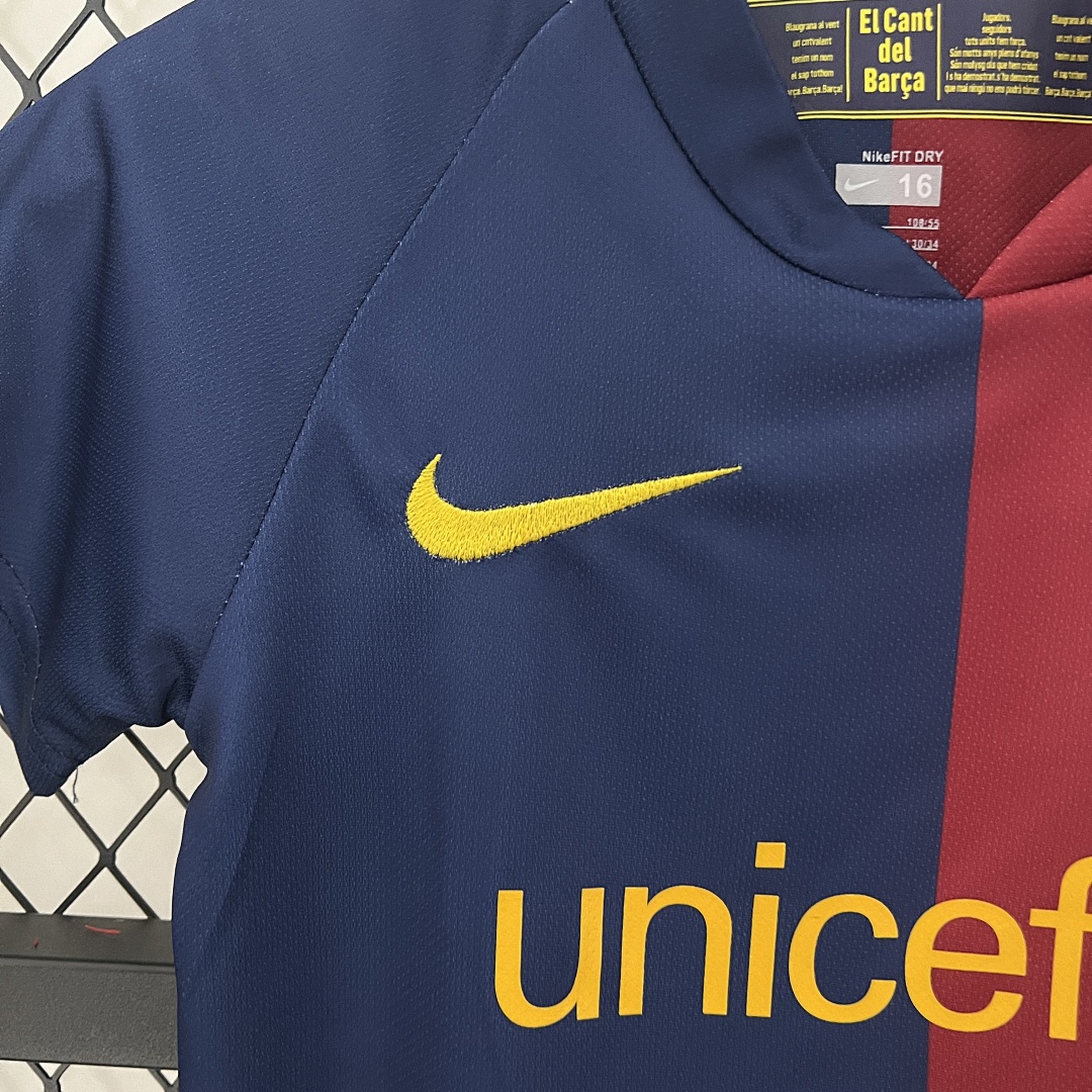 kids Barcelona 08/09 home size: 16-28 2