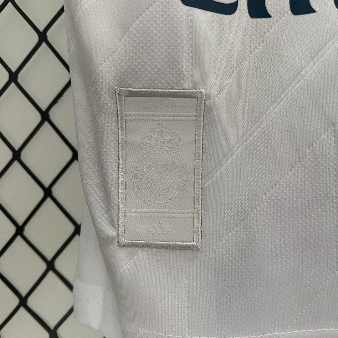 kids Real Madrid 17/18 home size: 16-28 11
