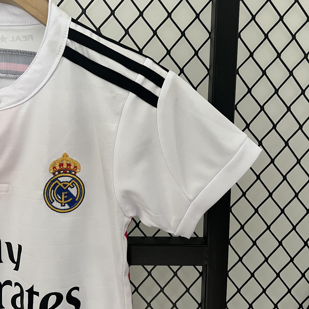 kids Real Madrid 14/15 home size: 16-28 2
