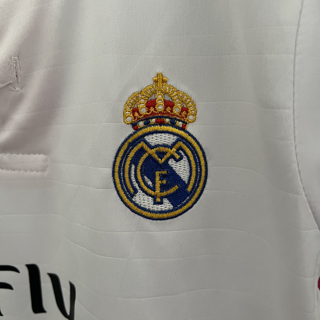 kids Real Madrid 14/15 home size: 16-28 9