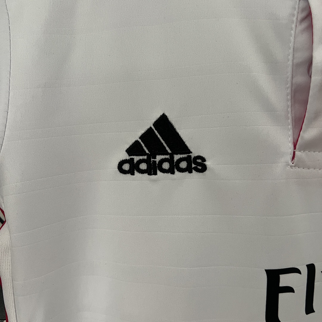 kids Real Madrid 14/15 home size: 16-28 10