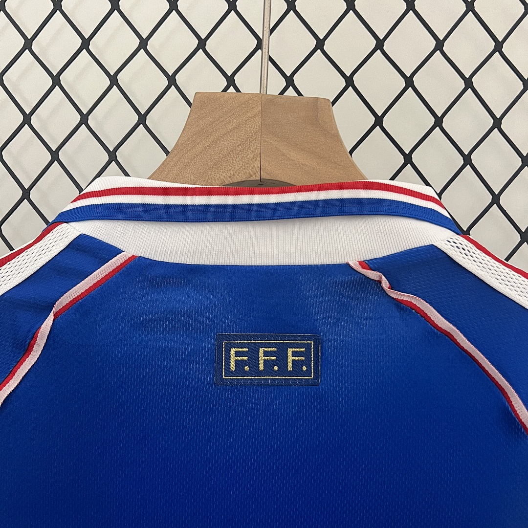 kids France 1998 home size: 16-28 6