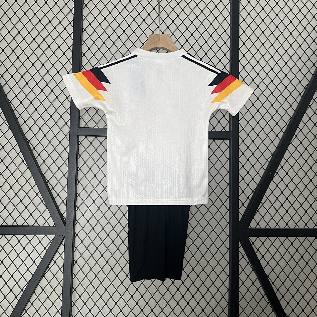 kids Germany 1990 home size: 16-28 5