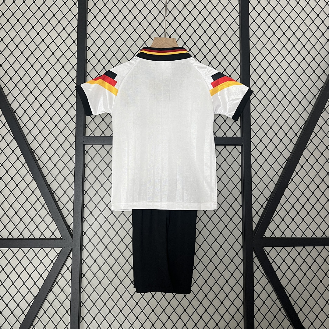 kids Germany 1992 home size: 16-28 6