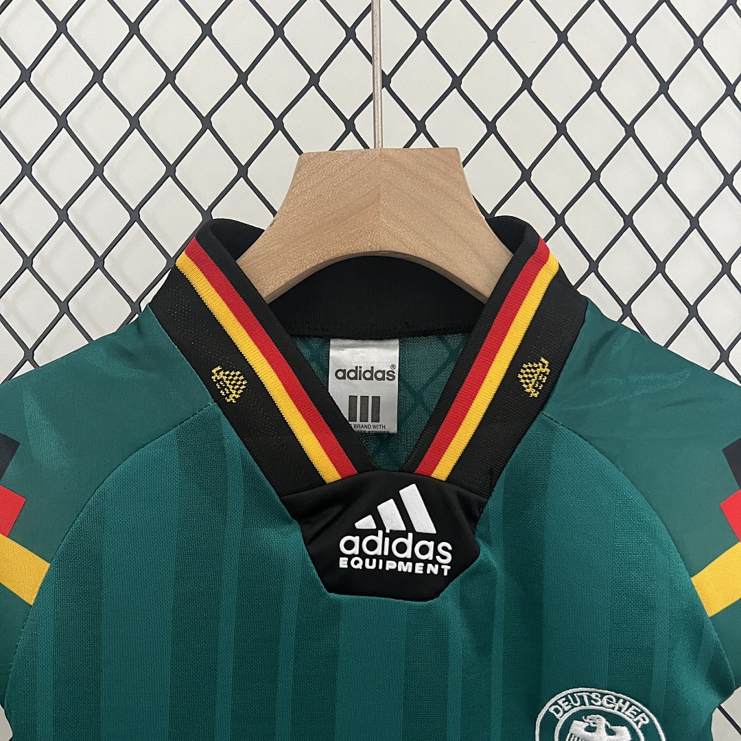 kids Germany 1992 away size: 16-28 2