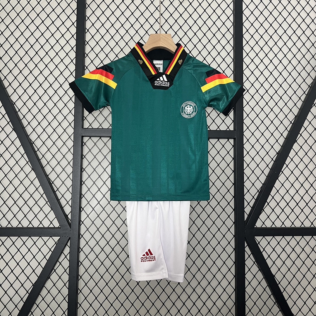 kids Germany 1992 away size: 16-28 3