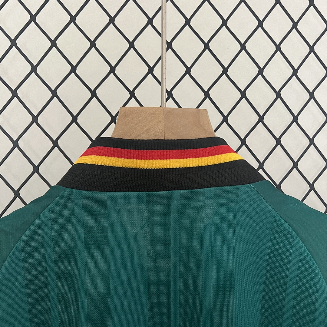 kids Germany 1992 away size: 16-28 4