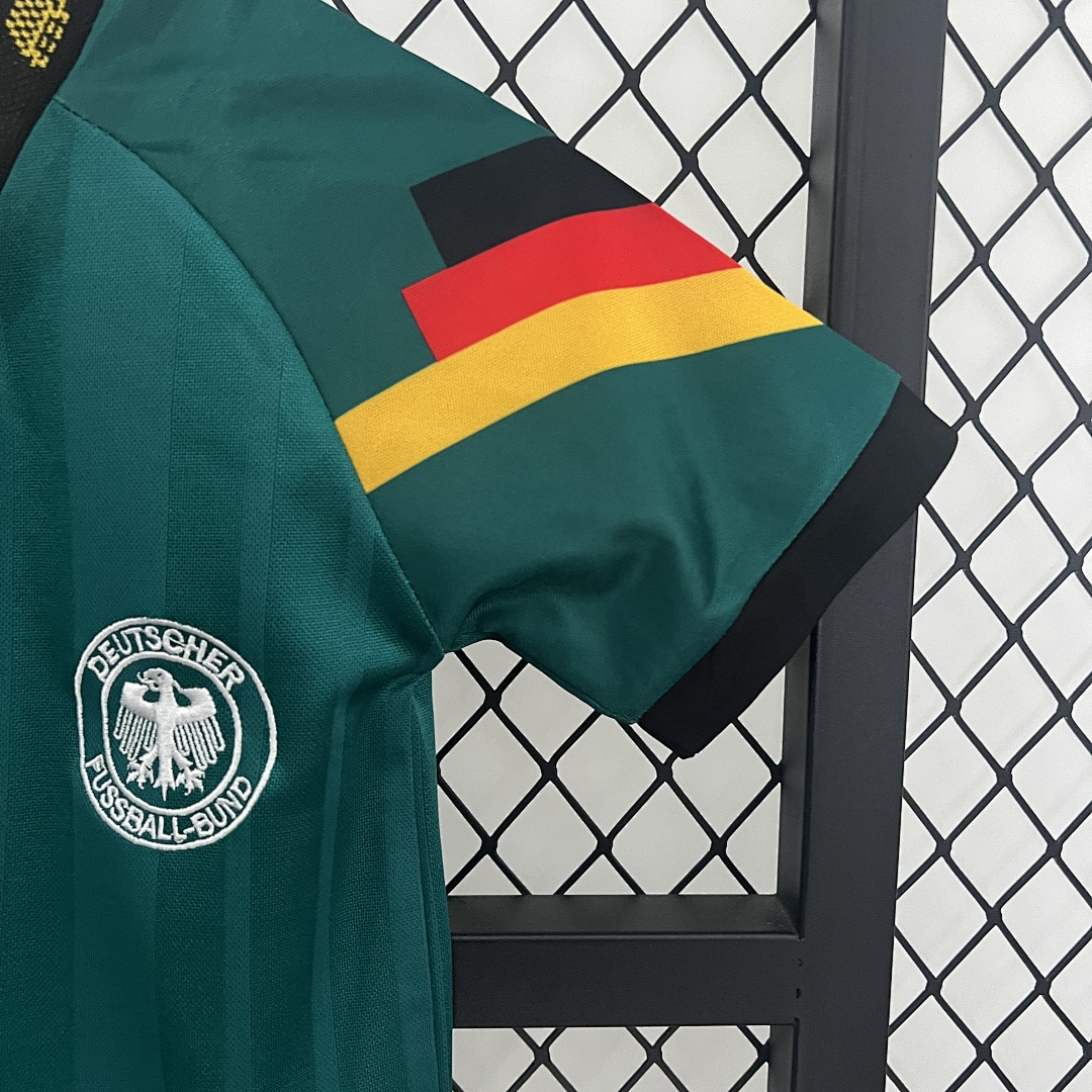 kids Germany 1992 away size: 16-28 9