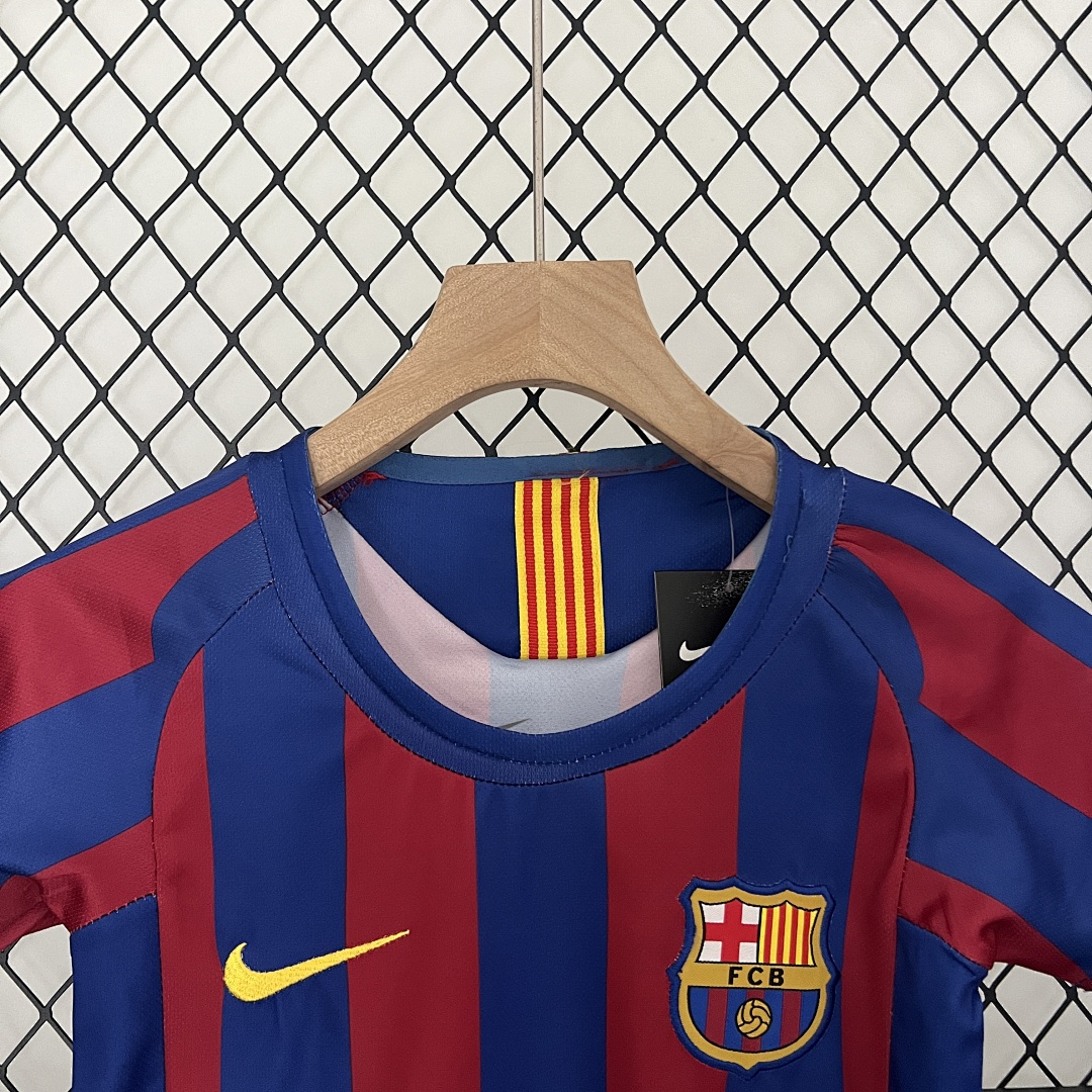 kids Barcelona 05/06 home size: 16-28 7