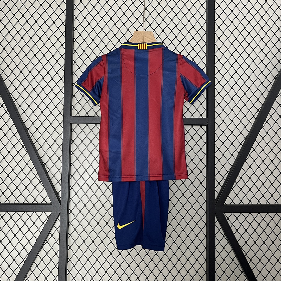 kids Barcelona 09/10 home size: 16-28 3