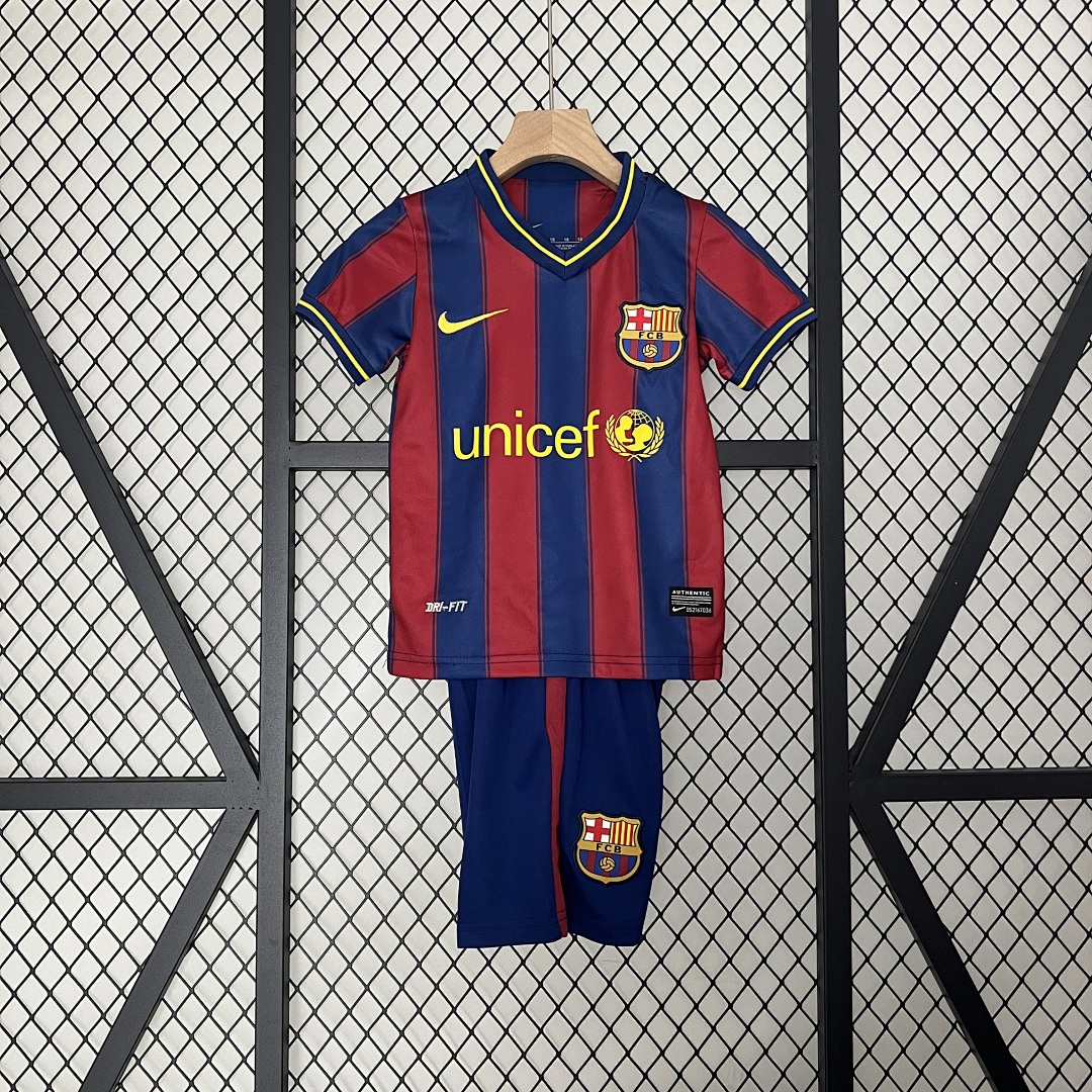 kids Barcelona 09/10 home size: 16-28 10