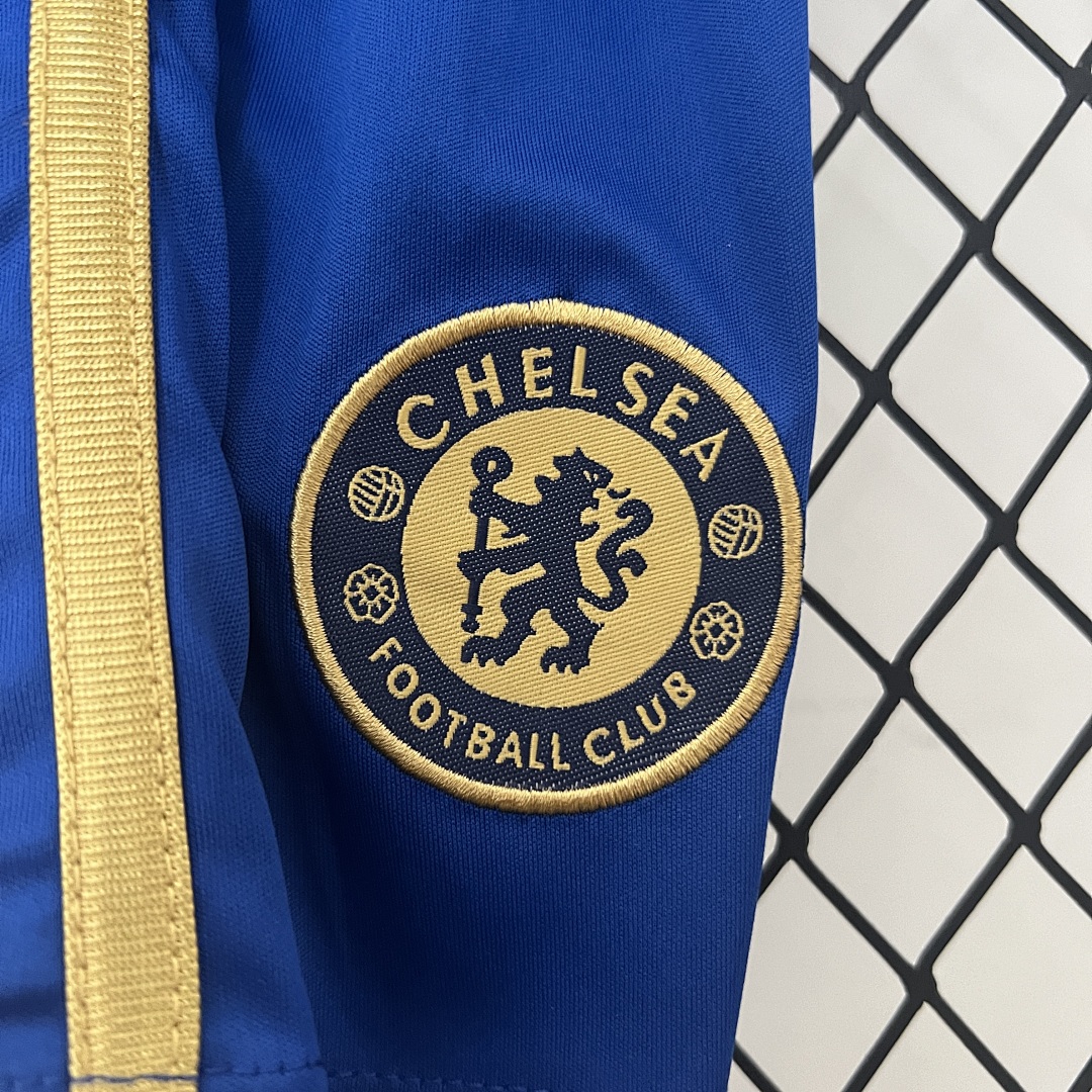 kids Chelsea12/13 home size: 16-28 4