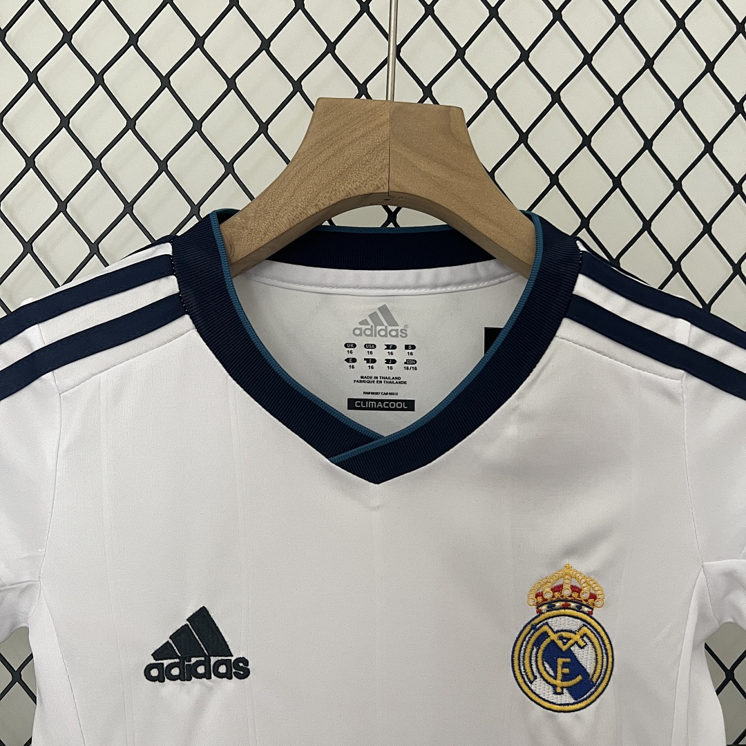 kids Real Madrid12/13 home size: 16-28 9
