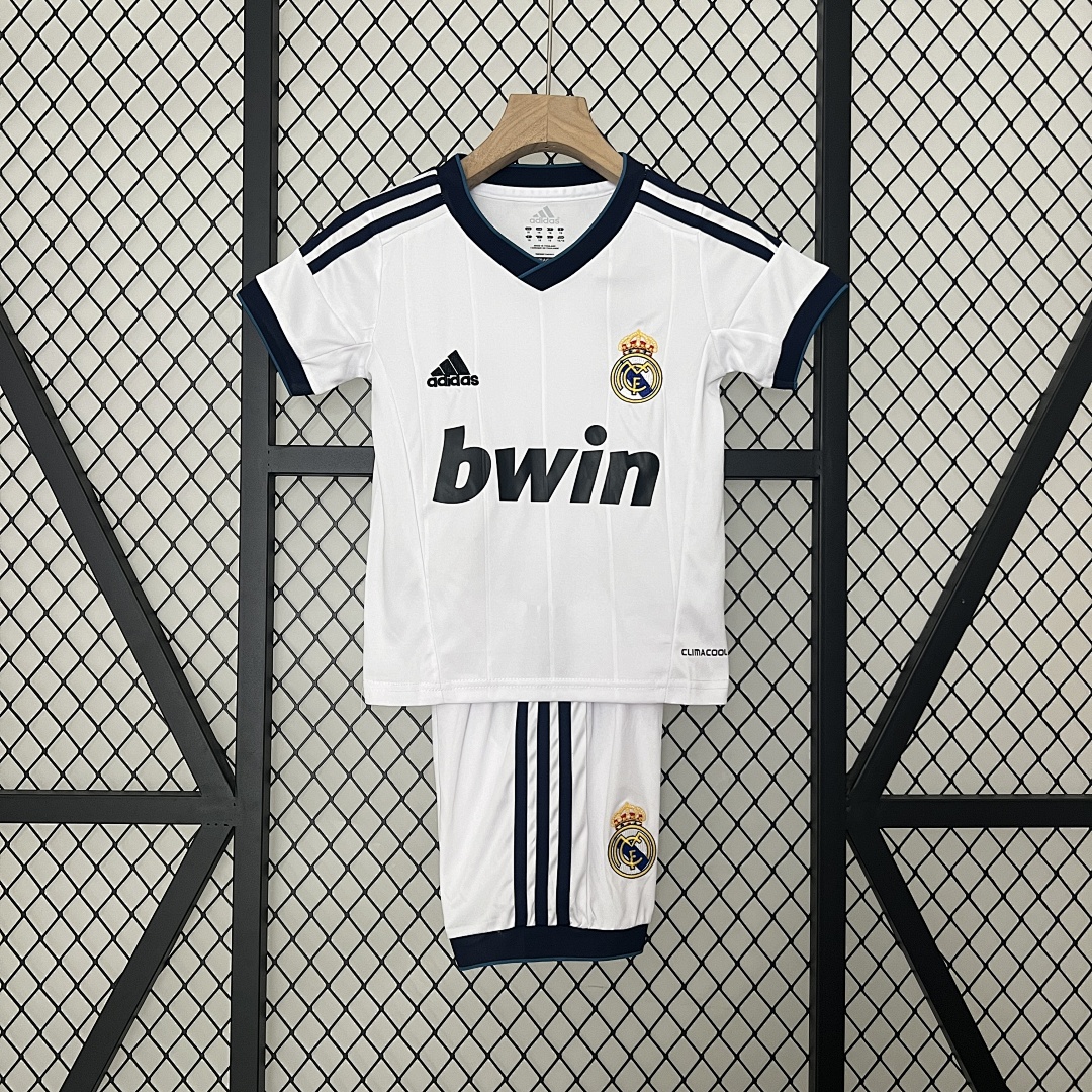kids Real Madrid12/13 home size: 16-28 10