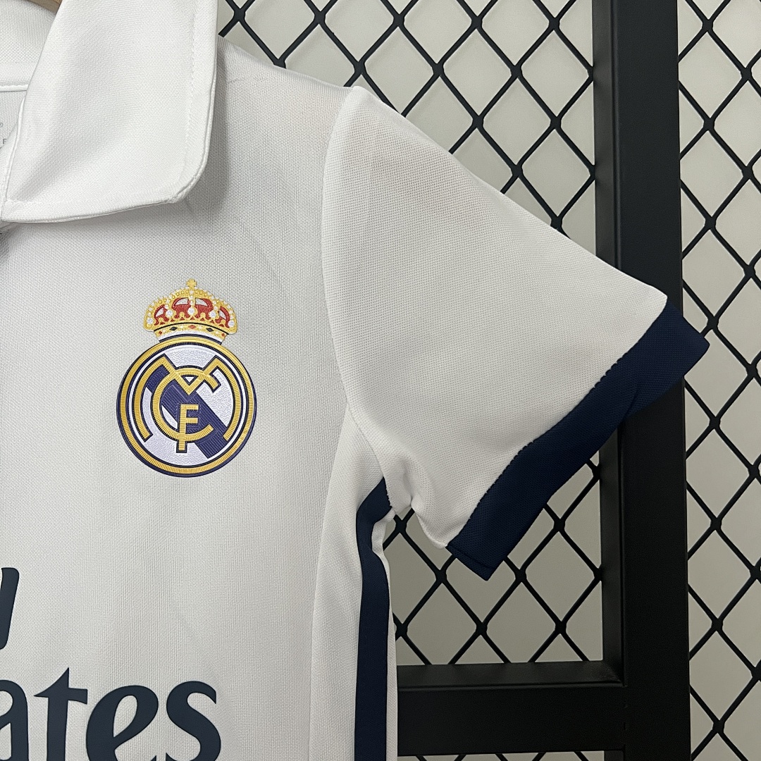 kids Real Madrid 16/17 home size: 16-28 8