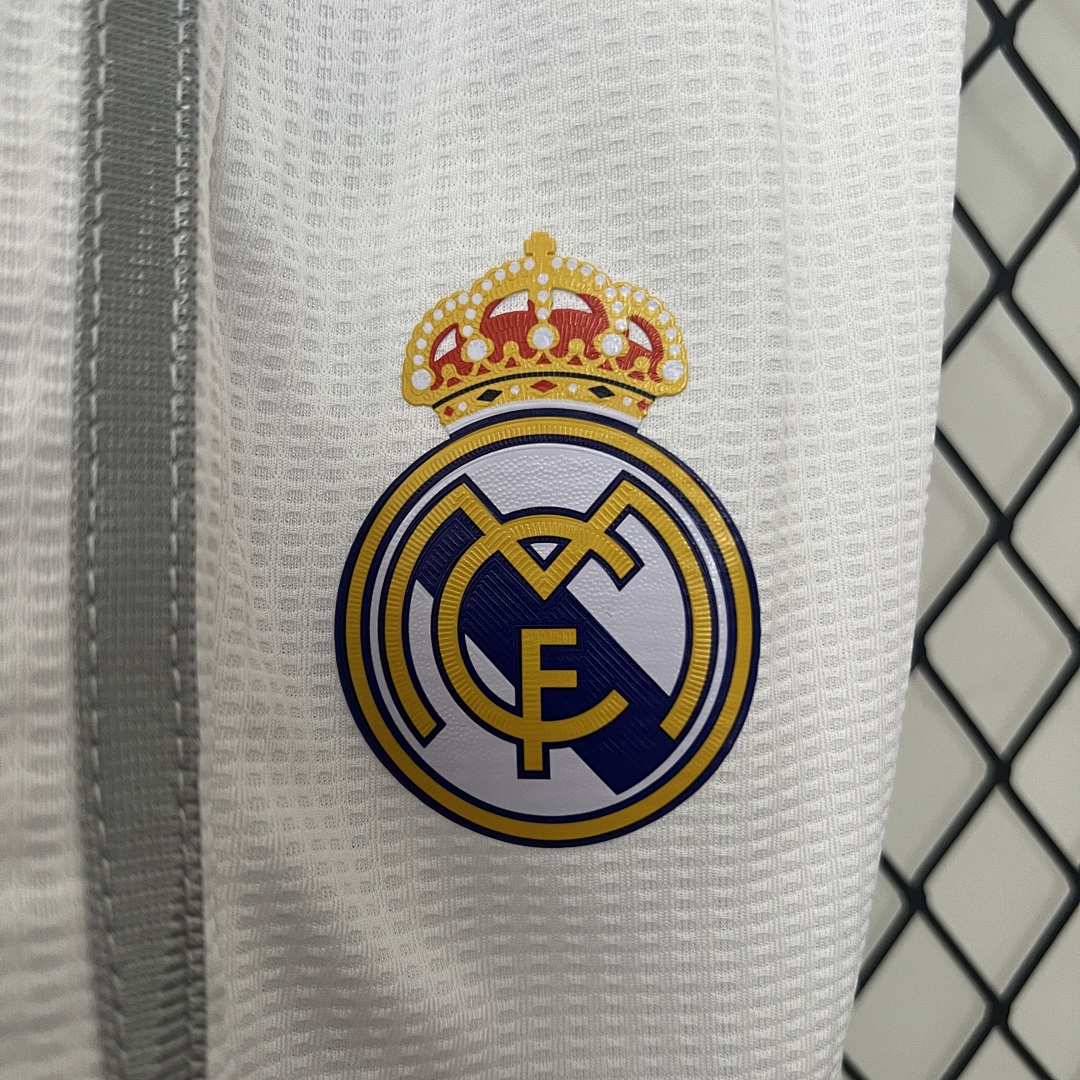 kids Real Madrid 15/16 home size: 16-28 9