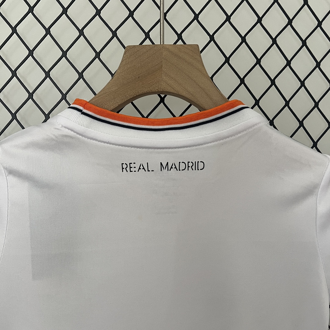 kids Real Madrid 13/14 home size: 16-28 6