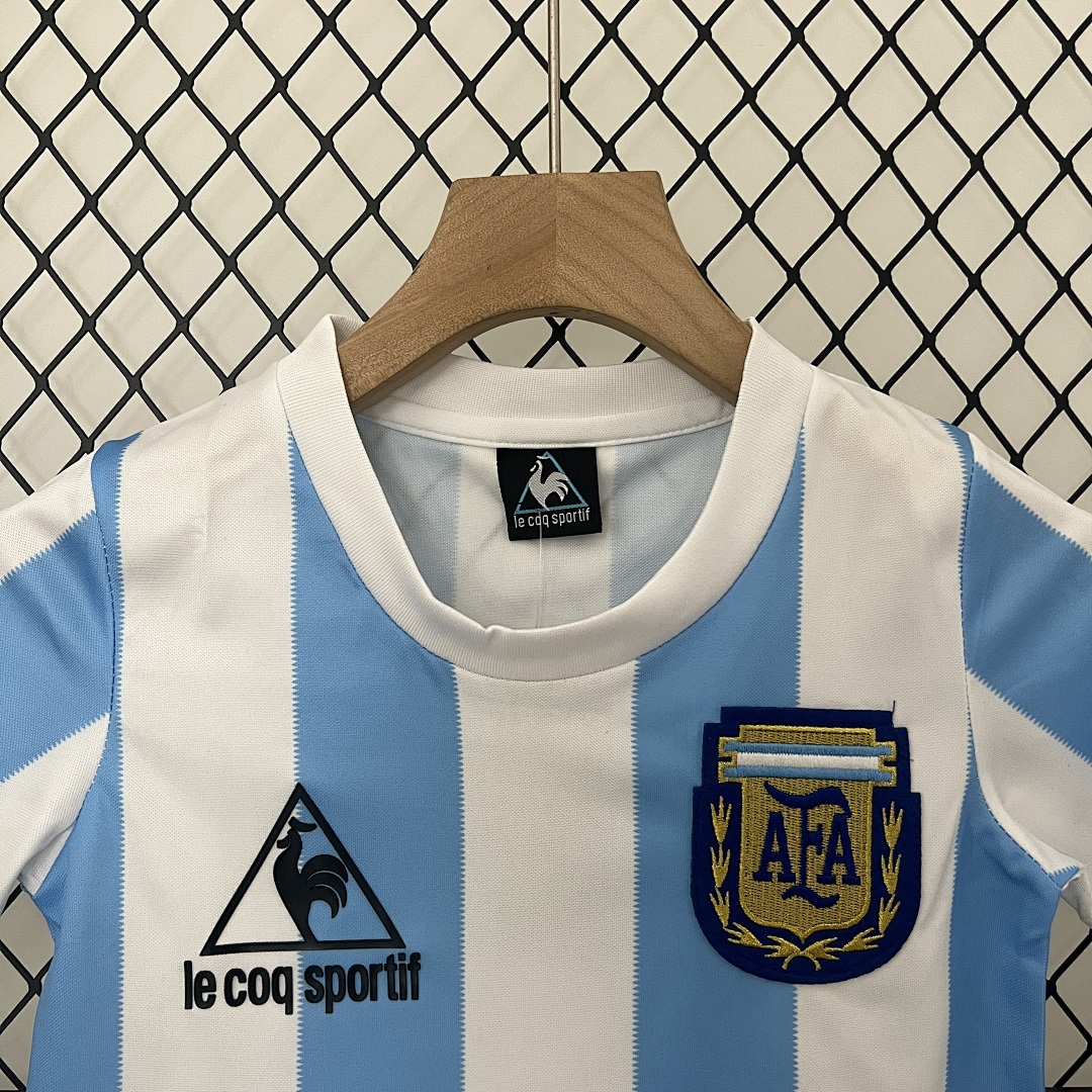 kids Argentina1986 home size: 16-28 3