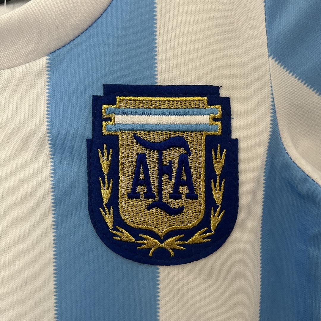 kids Argentina1986 home size: 16-28 9