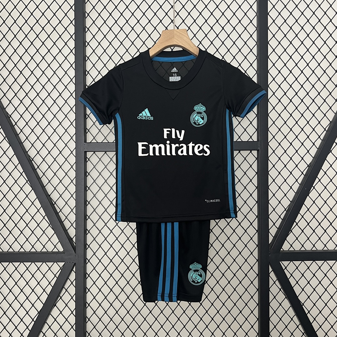 kids Real Madrid 17/18 away size: 16-28 2