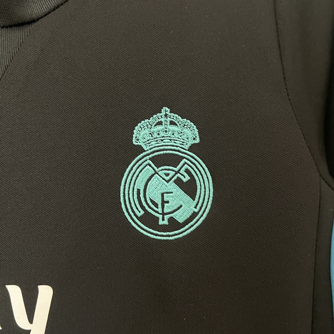 kids Real Madrid 17/18 away size: 16-28 4