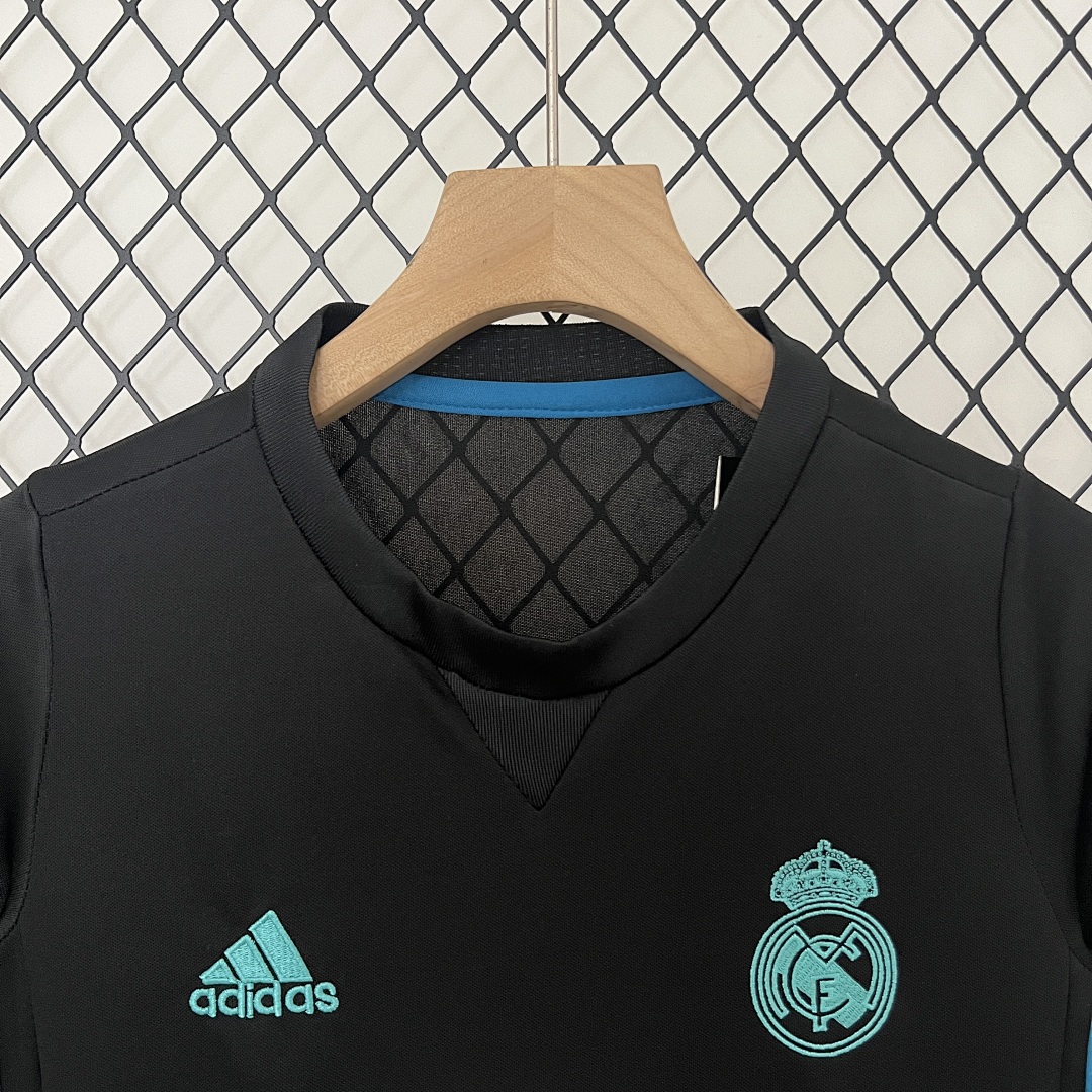 kids Real Madrid 17/18 away size: 16-28 6