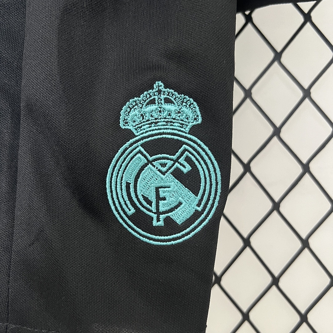 kids Real Madrid 17/18 away size: 16-28 9