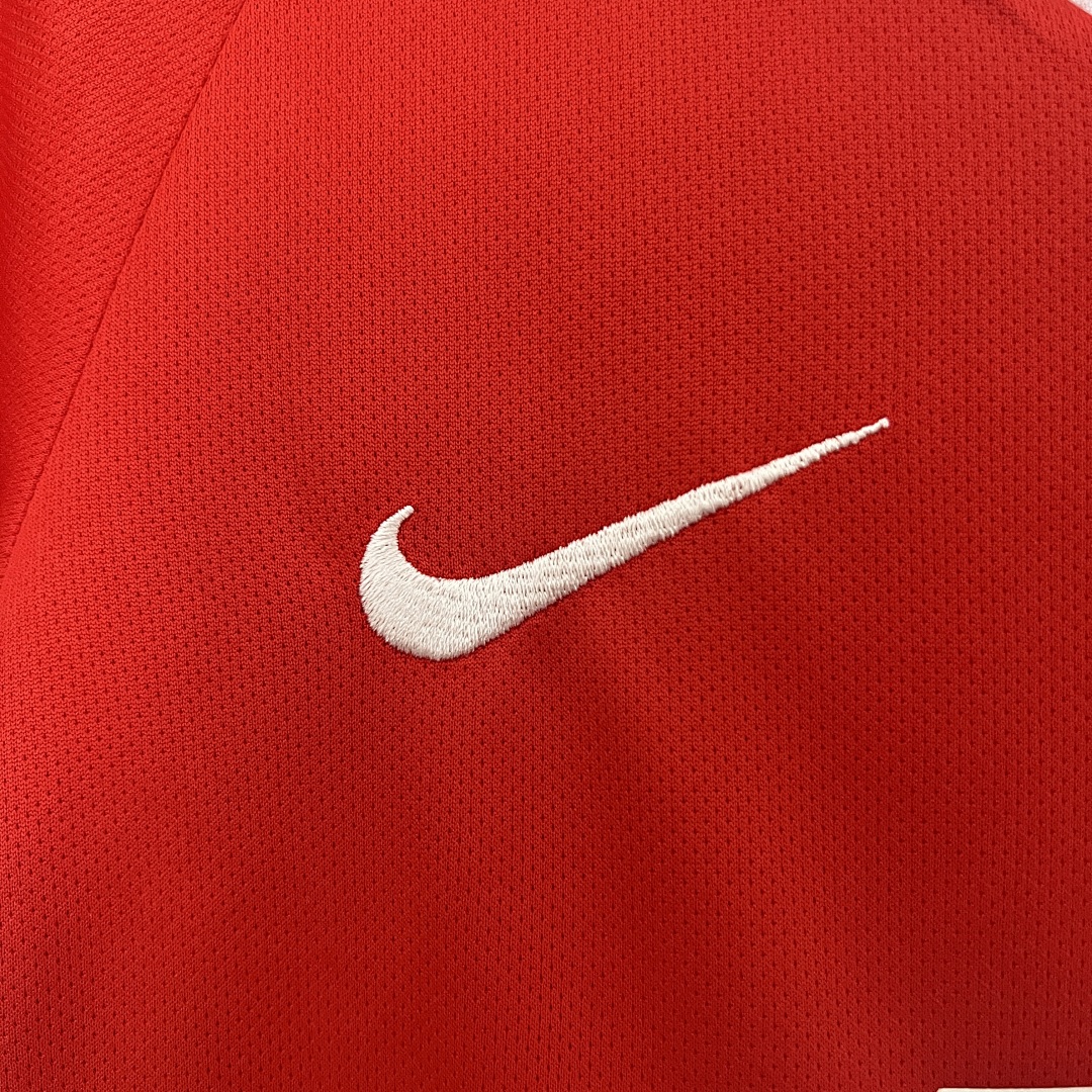 kids M-U 10/11 home size: 16-28 2