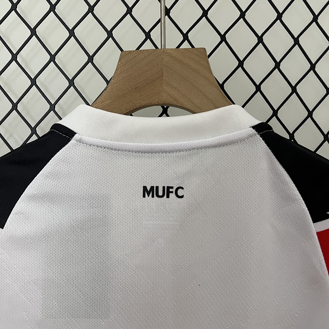 kids M-U 10/11 Champions League away size: 16-28 2