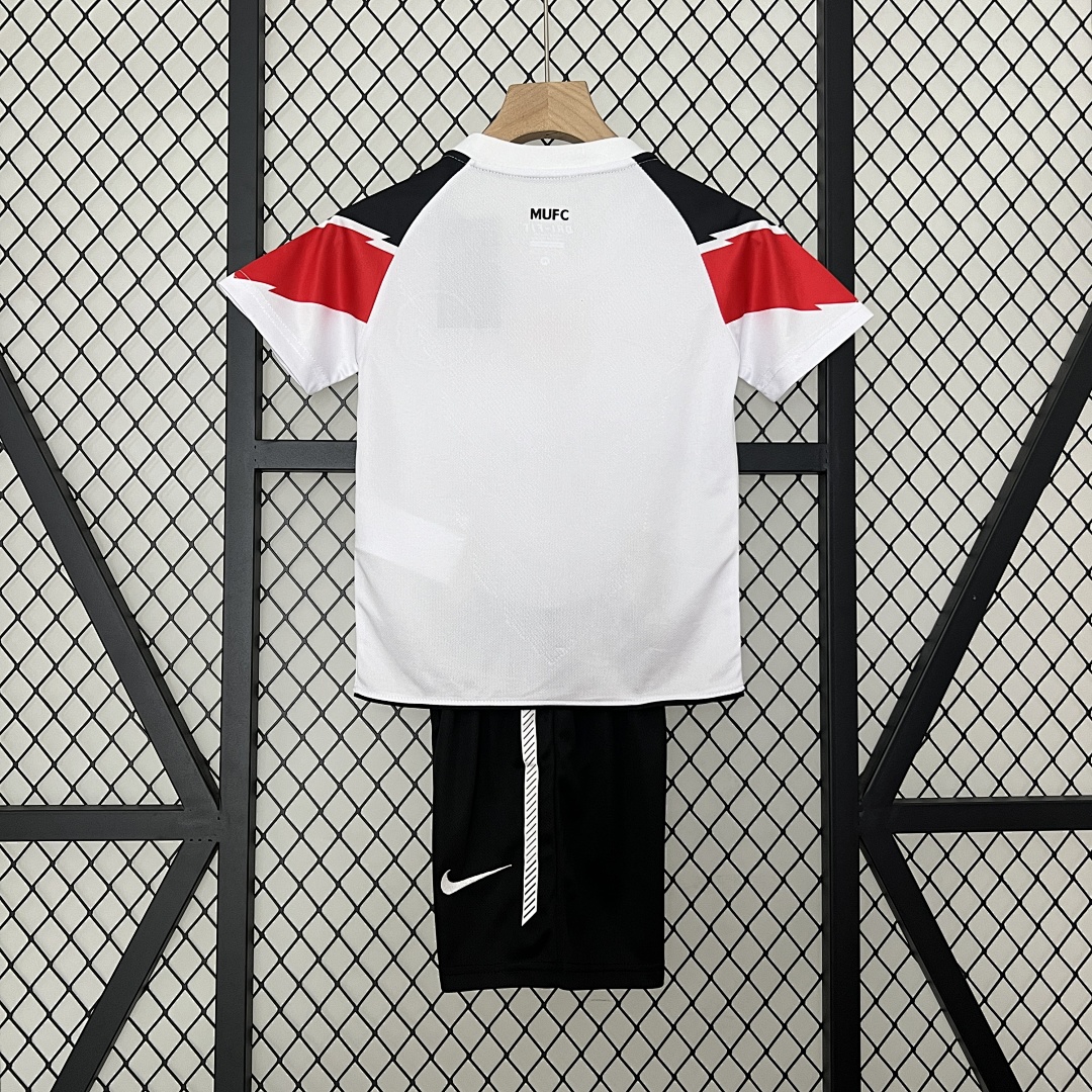 kids M-U 10/11 Champions League away size: 16-28 3