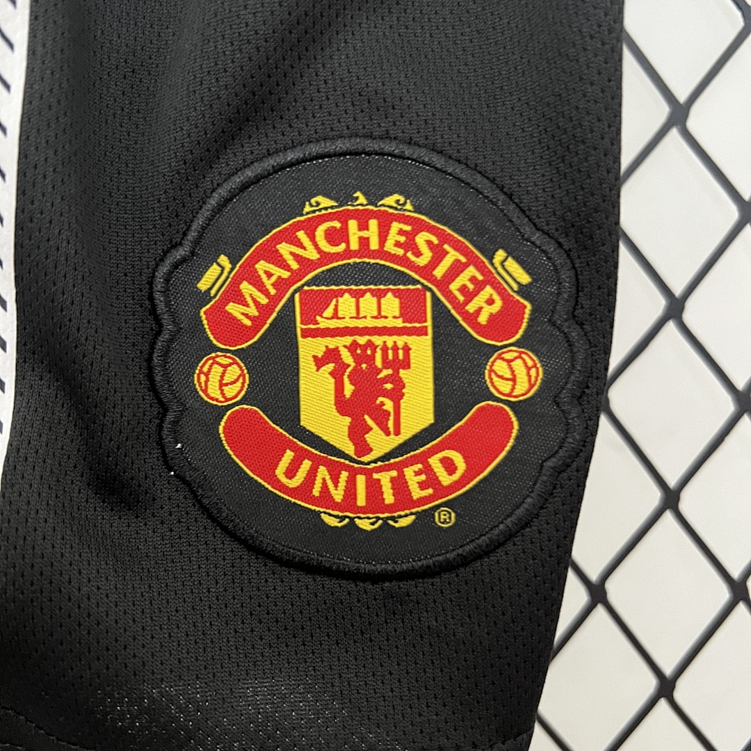 kids M-U 10/11 Champions League away size: 16-28 4