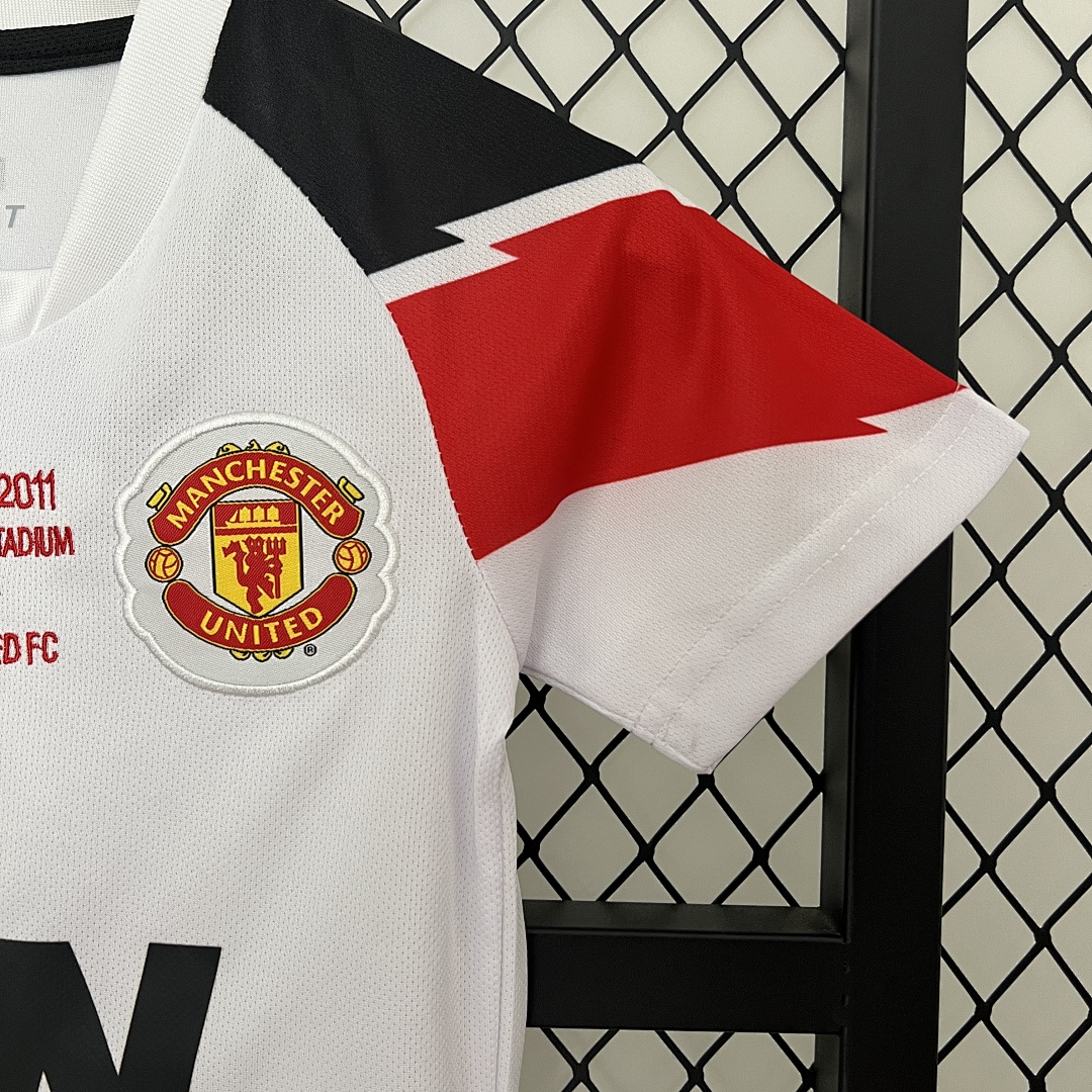kids M-U 10/11 Champions League away size: 16-28 10