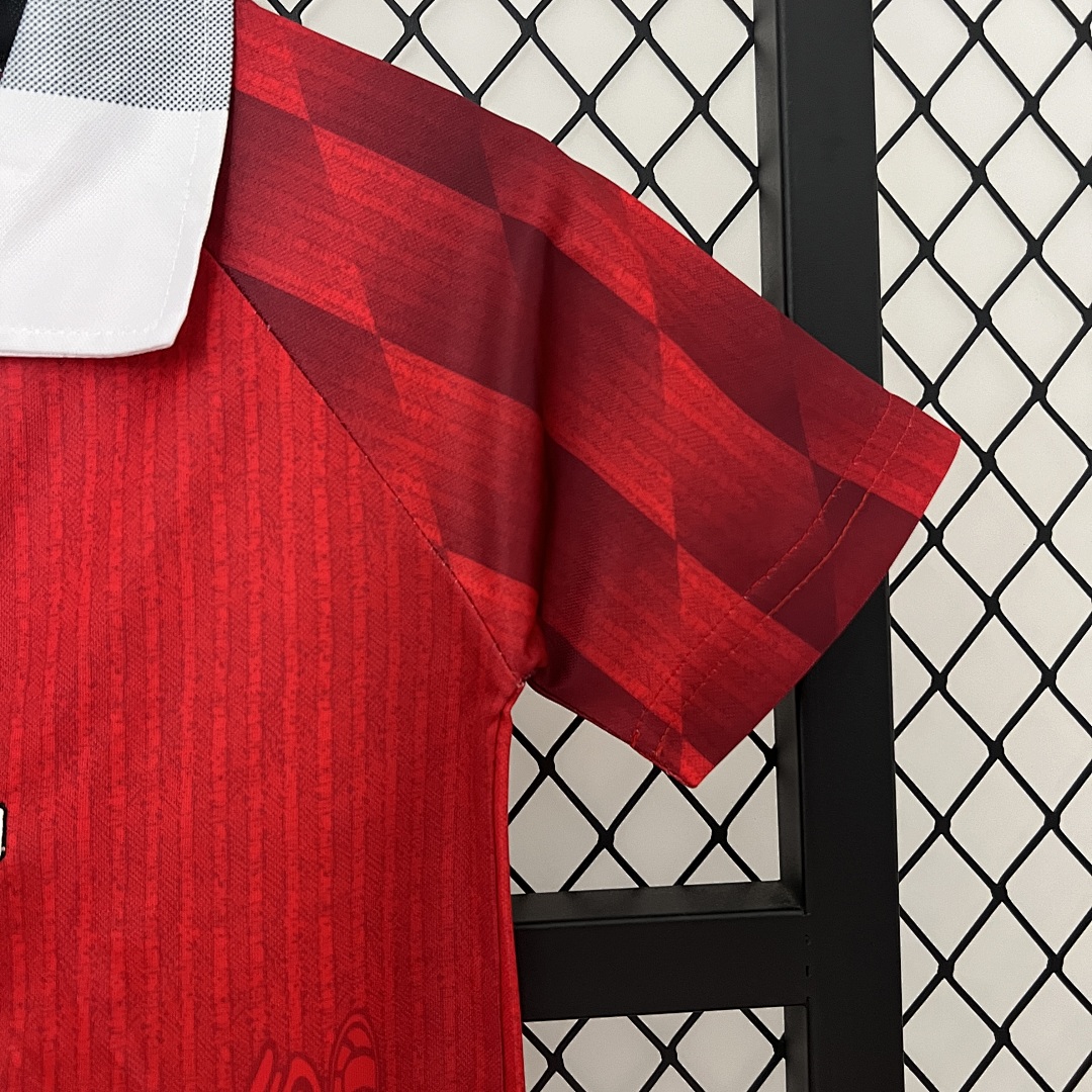 kids M-U 96/97 home size: 16-28 7