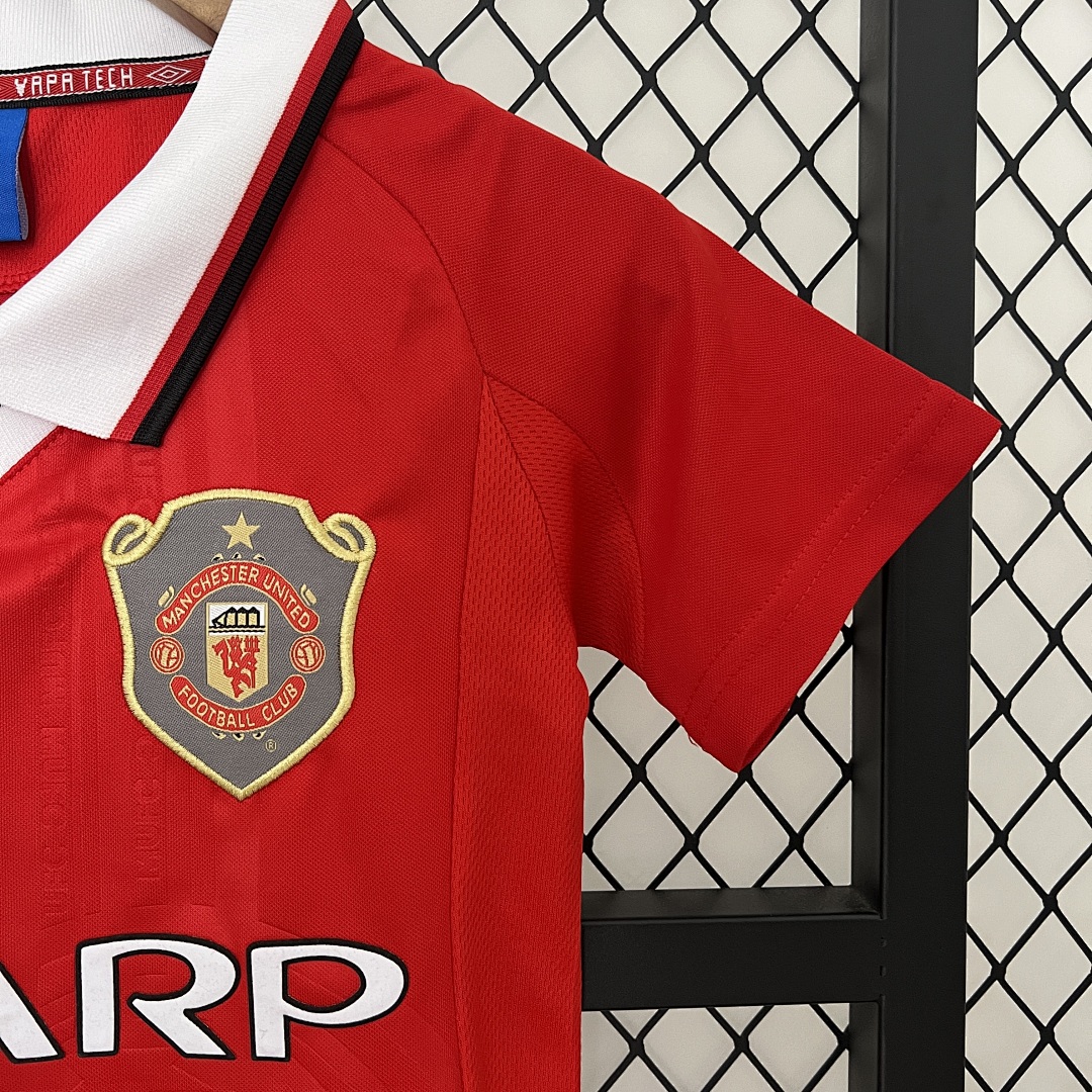 kids M-U 99/00 home size: 16-28 2