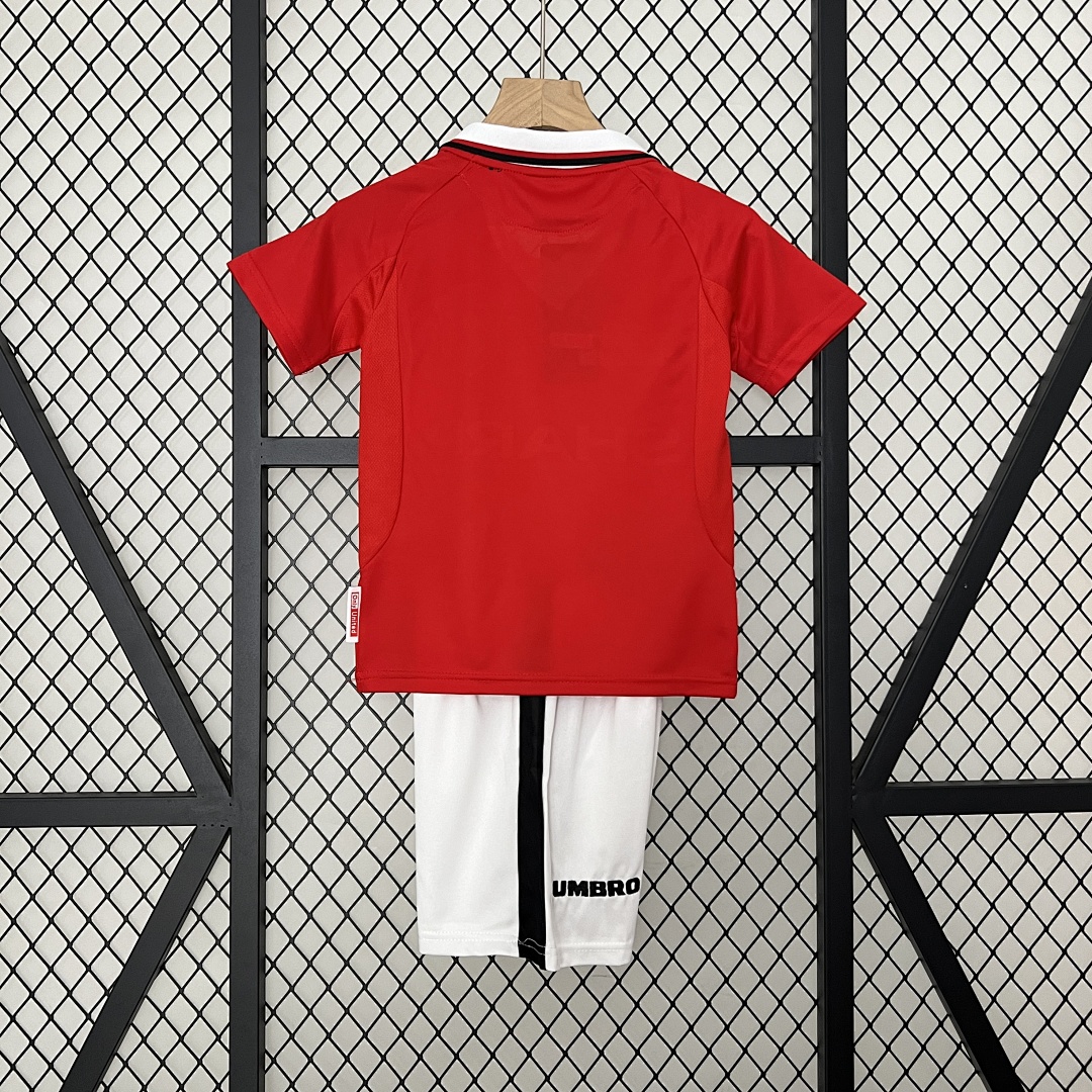 kids M-U 99/00 home size: 16-28 6
