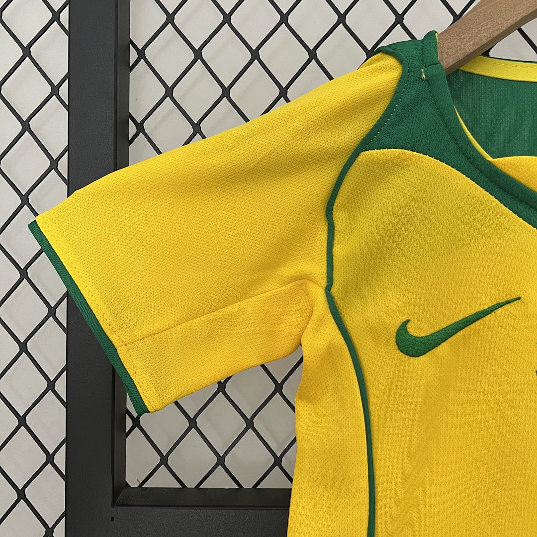 kids Brazil 2004 home size: 16-28 2