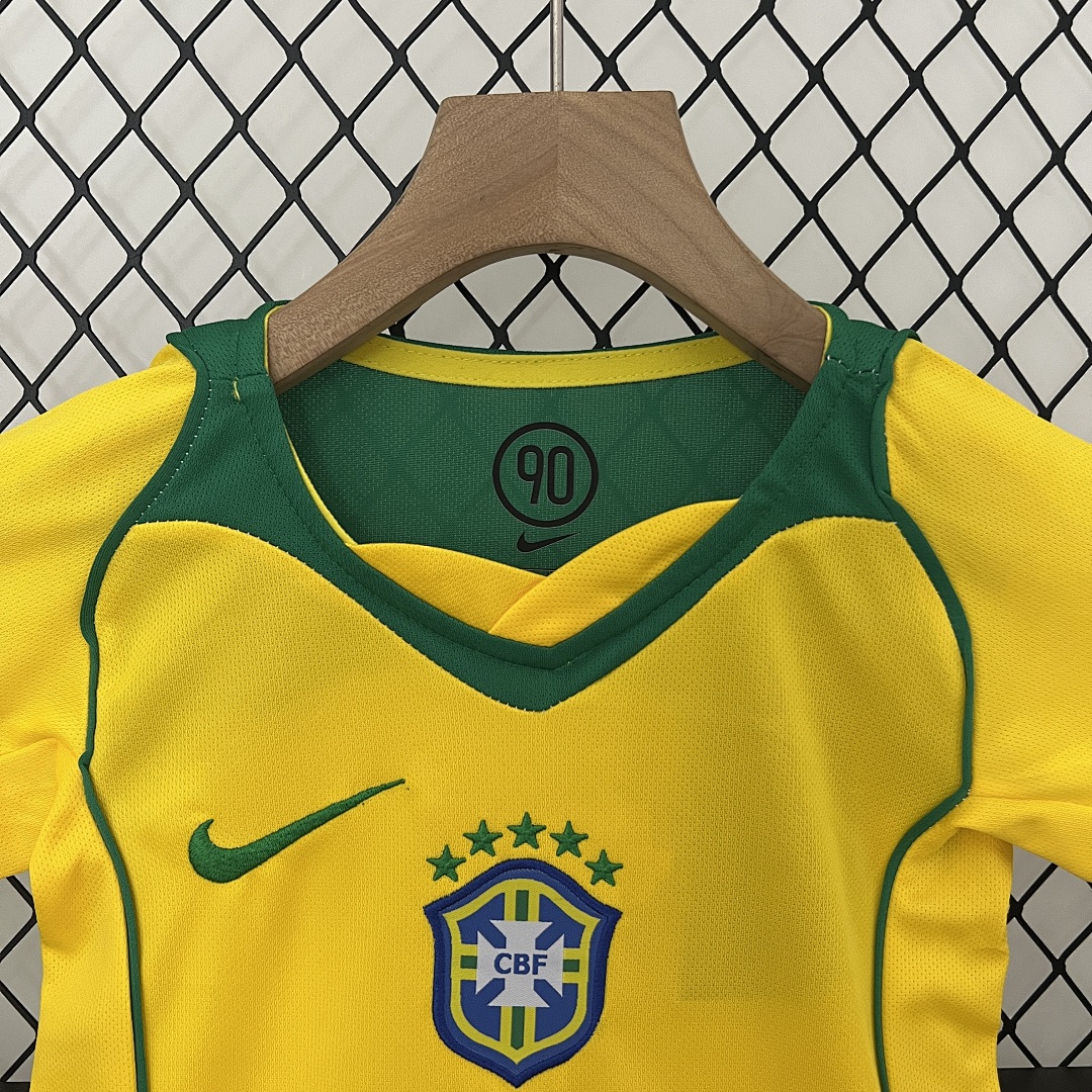 kids Brazil 2004 home size: 16-28 3