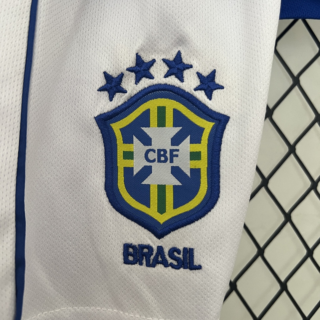 kids Brazil 2002 away size: 16-28 4