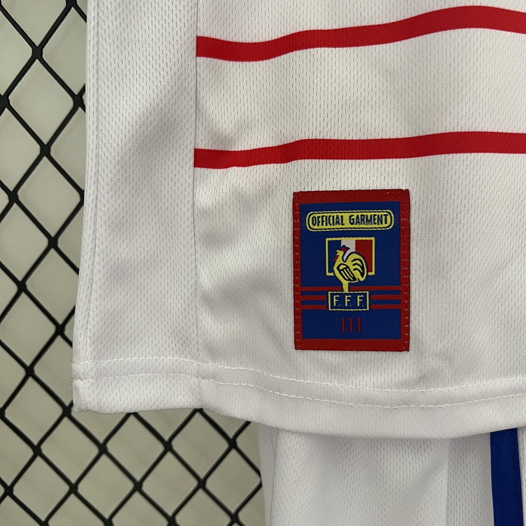 kids France 1998 away size: 16-28 10