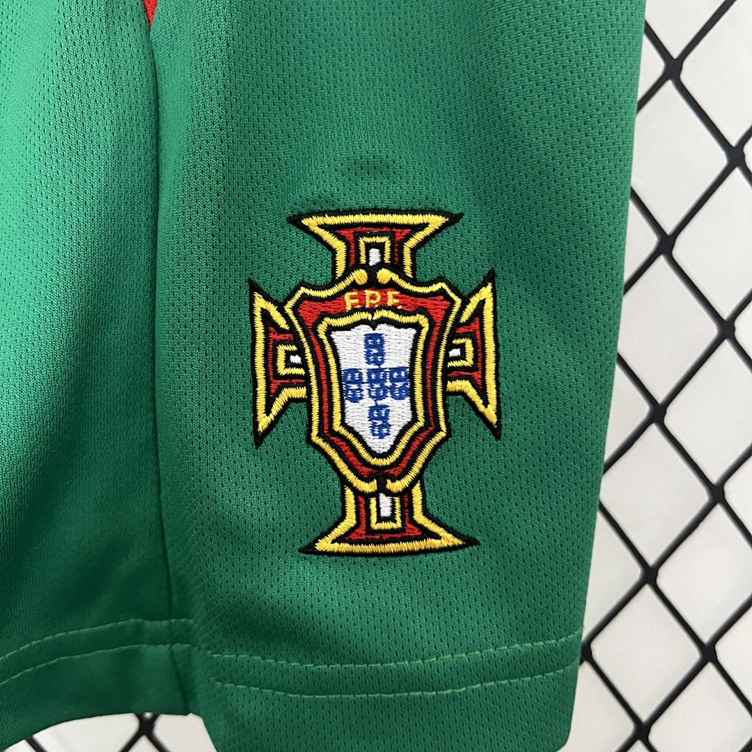 kids Portugal 2004 Home size: 16-28 4