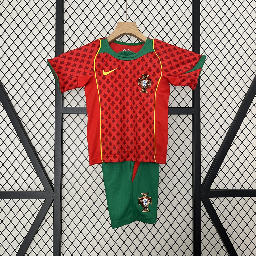 kids Portugal 2004 Home size: 16-28 9