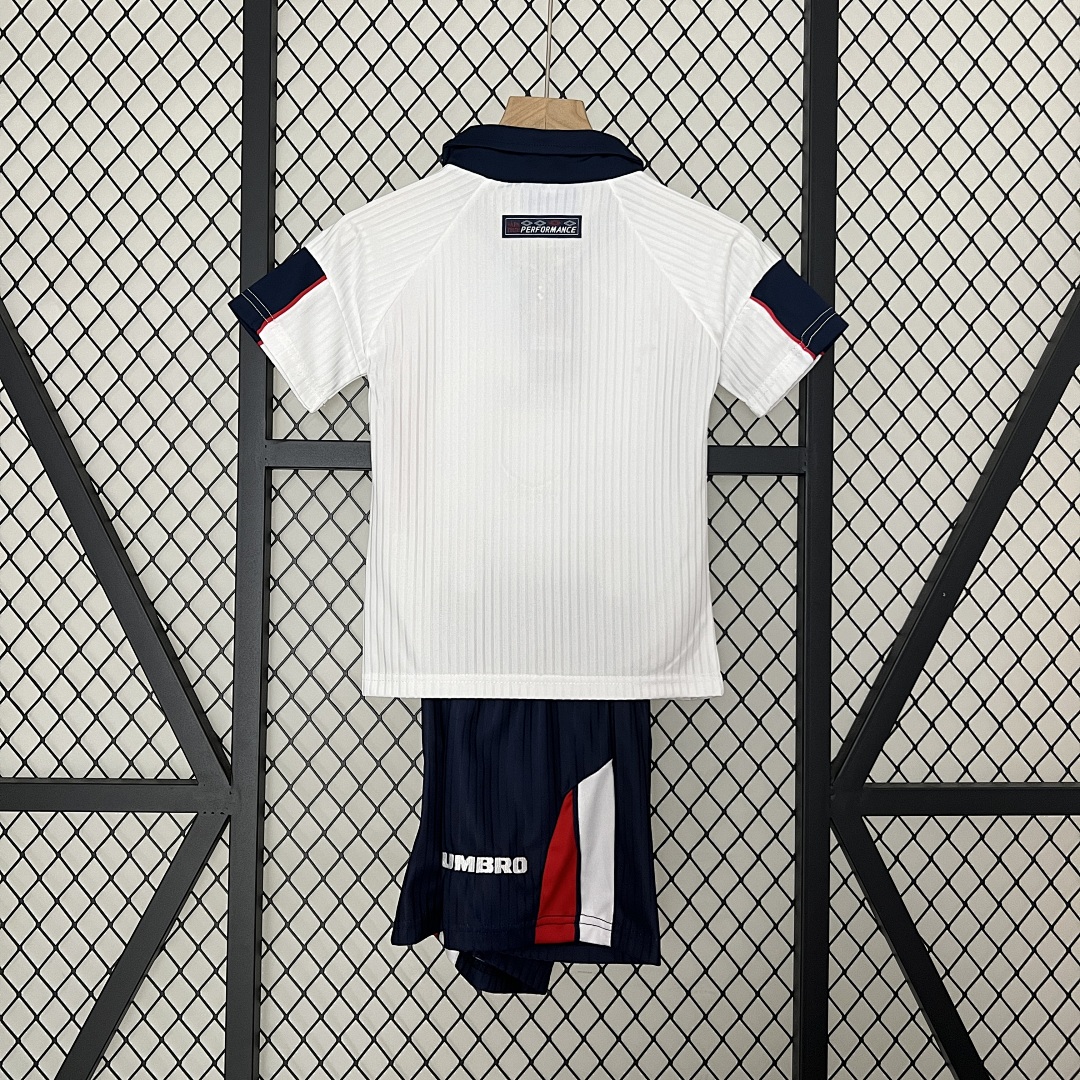 kids England 1998 Home size: 16-28 6