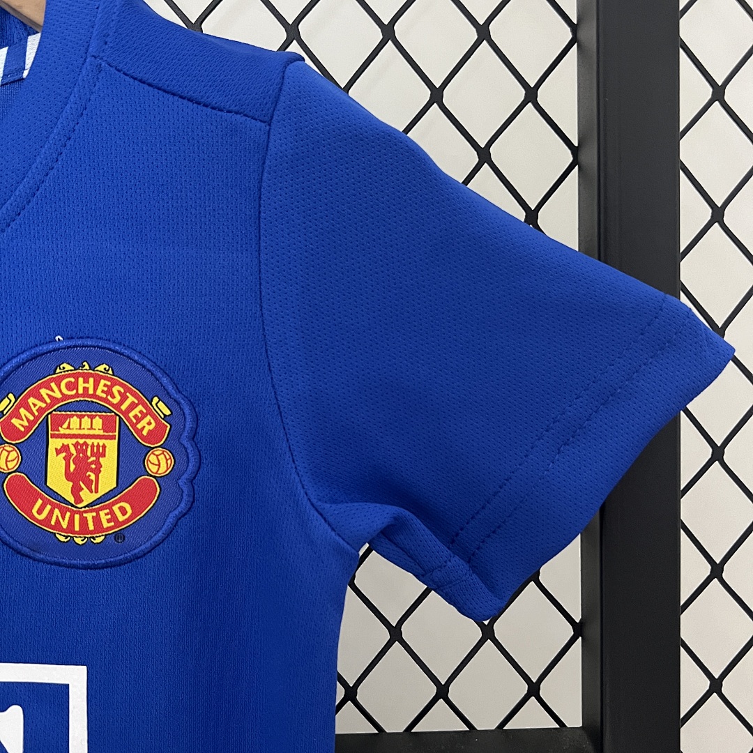 kids M-U 08/09 away size: 16-28 4
