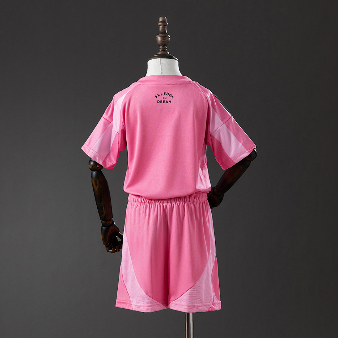 25/26 kids Miami home size: 16-28 3