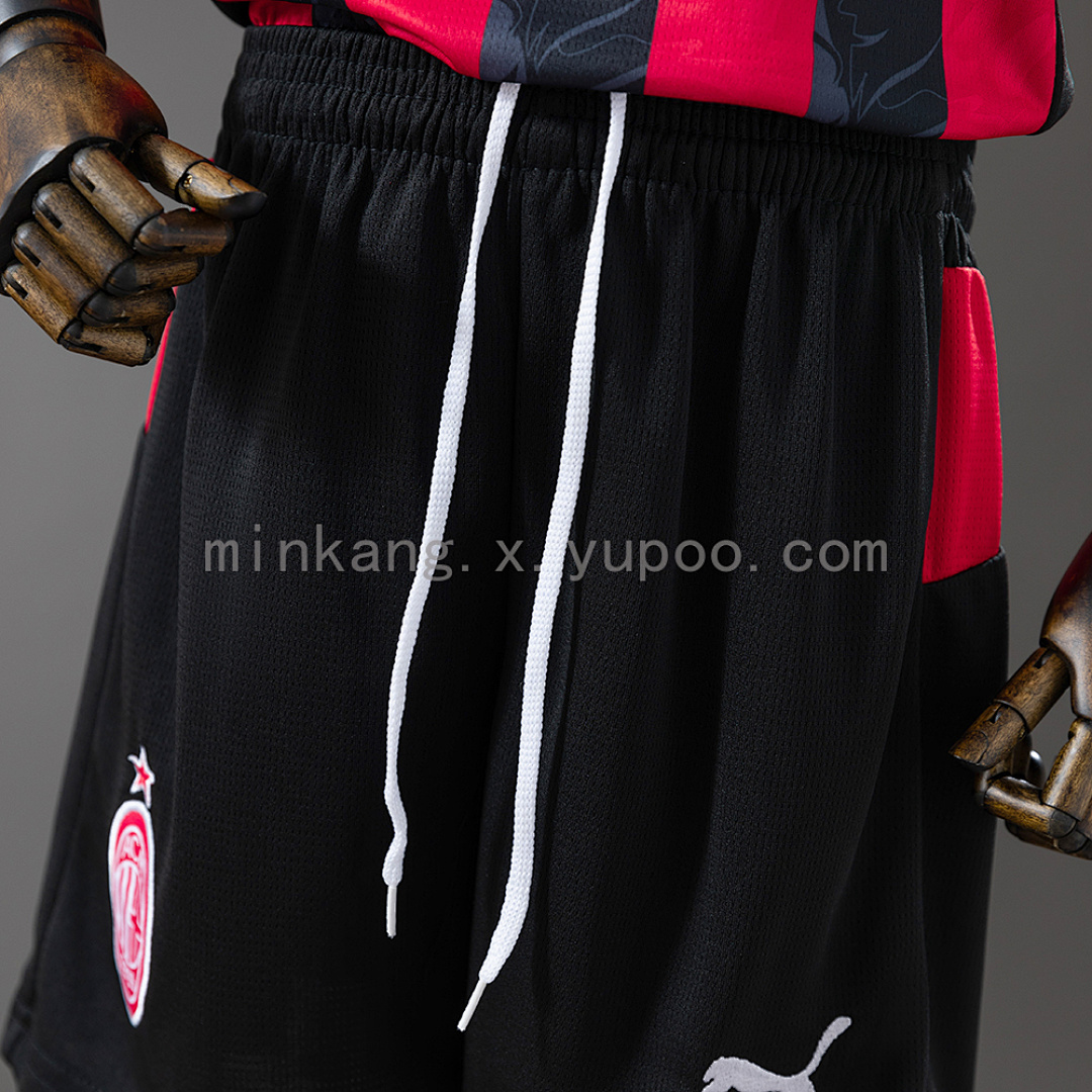 25/26 kids AC Milan home size: 16-28 3