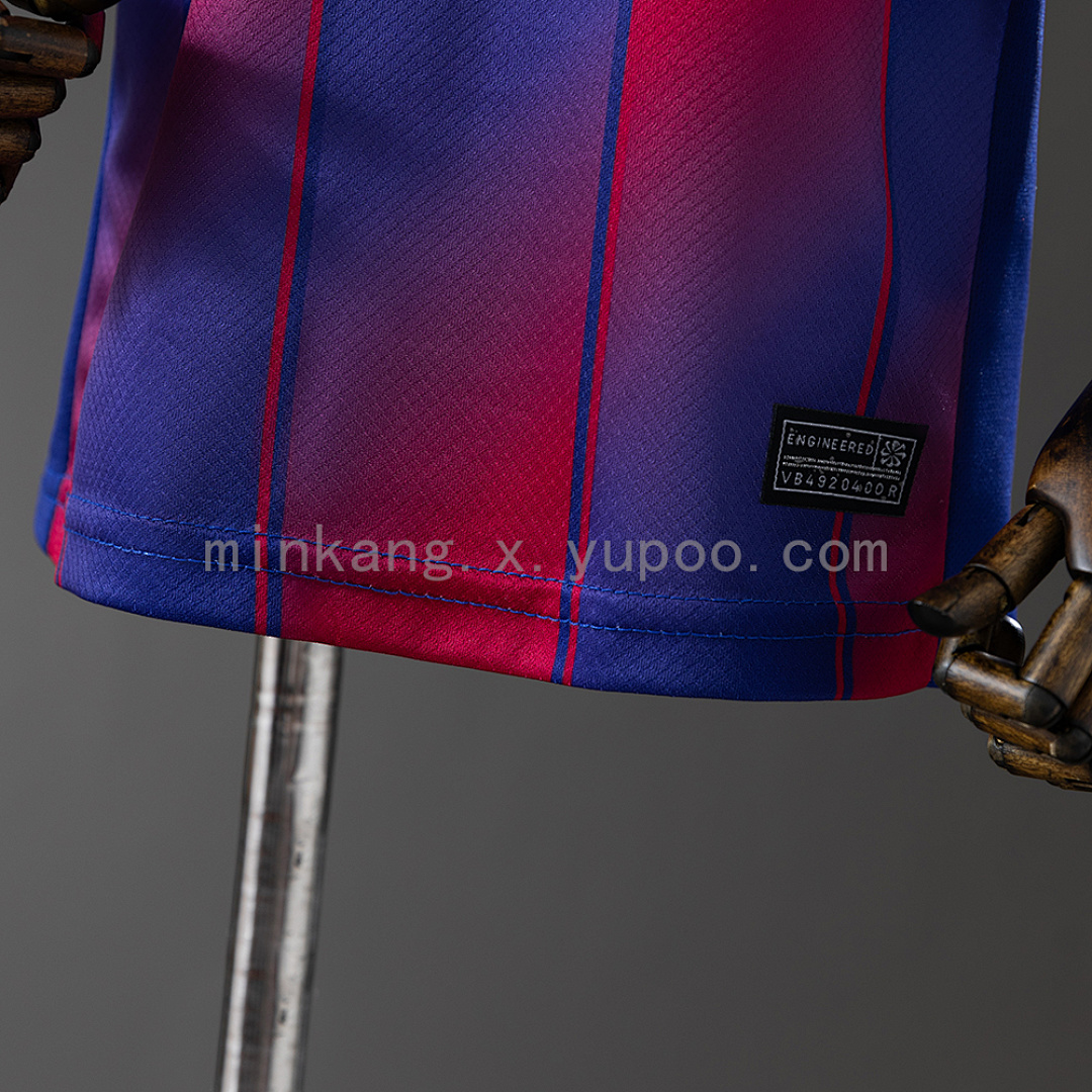 25/26 kids Barcelona home size 16-28 10