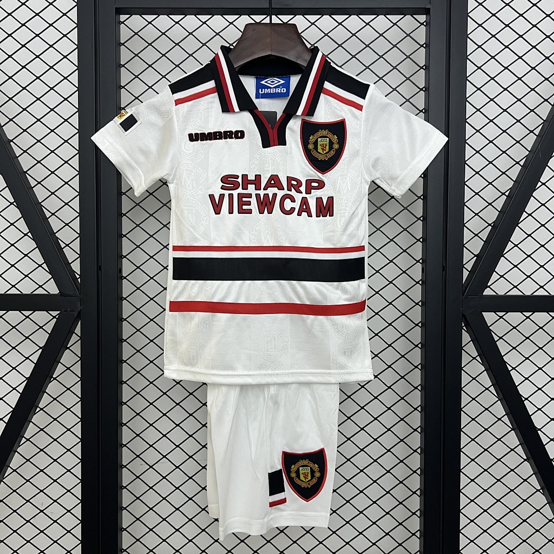 kids M-U 97/98 away size: 16-28 2
